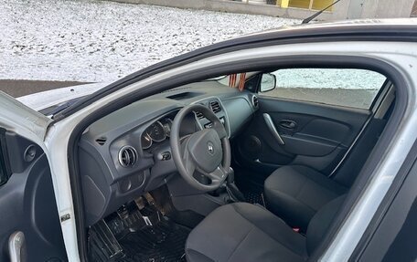 Renault Logan II, 2017 год, 820 000 рублей, 5 фотография