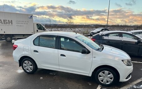 Renault Logan II, 2017 год, 820 000 рублей, 4 фотография