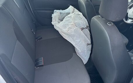 Renault Logan II, 2017 год, 820 000 рублей, 9 фотография