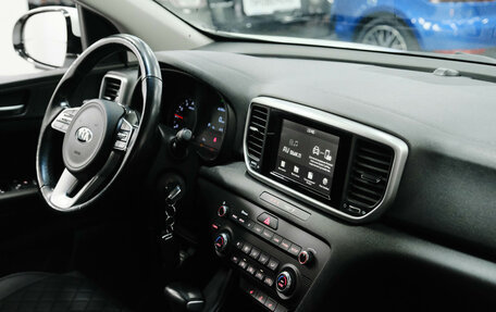 KIA Sportage IV рестайлинг, 2018 год, 2 360 000 рублей, 13 фотография