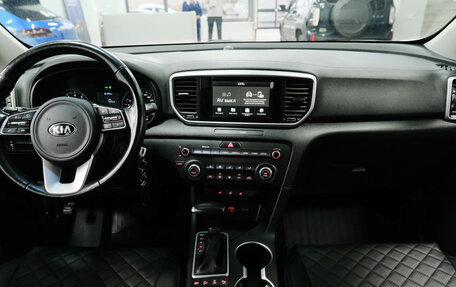 KIA Sportage IV рестайлинг, 2018 год, 2 360 000 рублей, 17 фотография