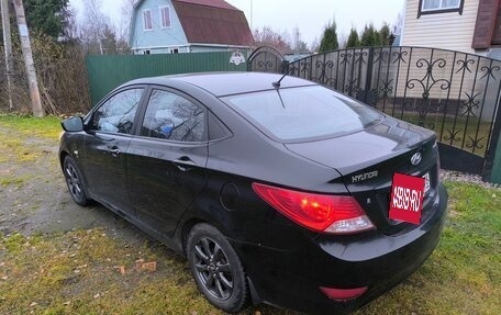 Hyundai Solaris II рестайлинг, 2011 год, 650 000 рублей, 3 фотография