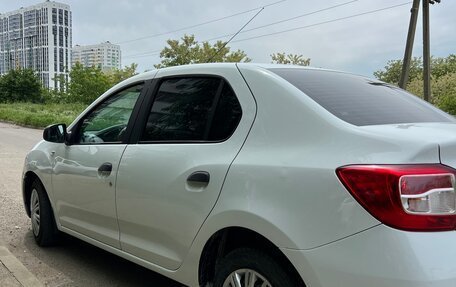 Renault Logan II, 2018 год, 450 000 рублей, 2 фотография