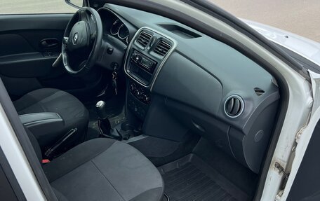 Renault Logan II, 2018 год, 450 000 рублей, 10 фотография