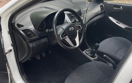 Hyundai Solaris II рестайлинг, 2014 год, 800 000 рублей, 7 фотография