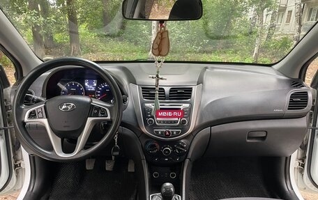 Hyundai Solaris II рестайлинг, 2014 год, 800 000 рублей, 8 фотография