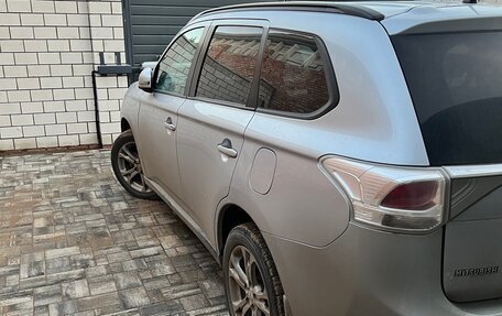 Mitsubishi Outlander III рестайлинг 3, 2012 год, 1 850 000 рублей, 4 фотография