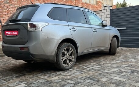 Mitsubishi Outlander III рестайлинг 3, 2012 год, 1 850 000 рублей, 3 фотография