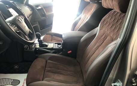 Toyota Land Cruiser Prado 150 рестайлинг 2, 2020 год, 8 300 000 рублей, 4 фотография