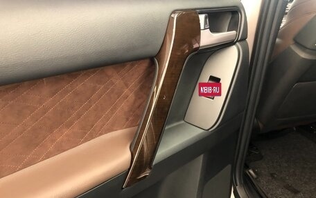 Toyota Land Cruiser Prado 150 рестайлинг 2, 2020 год, 8 300 000 рублей, 6 фотография