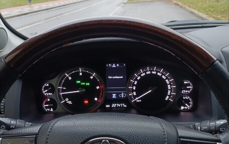 Toyota Land Cruiser 200, 2016 год, 6 000 000 рублей, 8 фотография