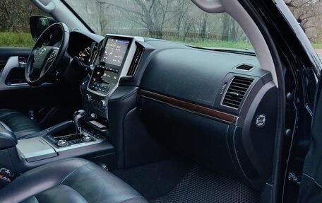 Toyota Land Cruiser 200, 2016 год, 6 000 000 рублей, 11 фотография