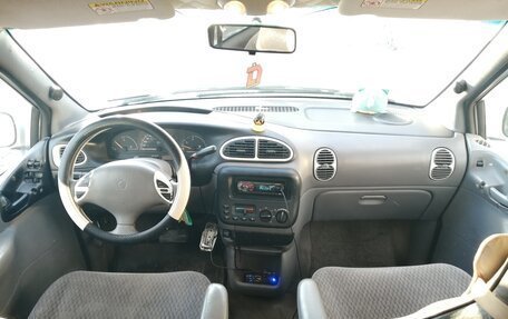 Chrysler Voyager IV, 2000 год, 350 000 рублей, 21 фотография