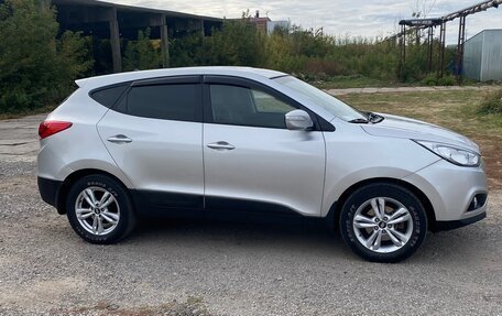 Hyundai ix35 I рестайлинг, 2013 год, 1 370 000 рублей, 2 фотография