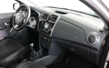 Renault Logan II, 2017 год, 690 000 рублей, 10 фотография