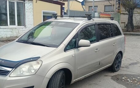 Opel Zafira B, 2010 год, 650 000 рублей, 1 фотография