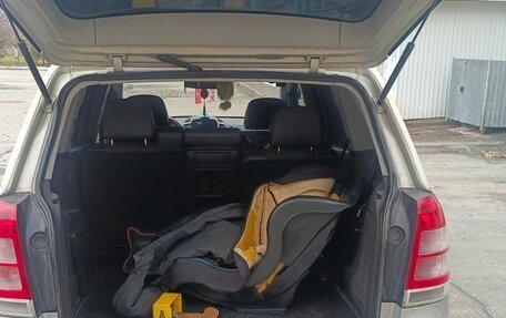 Opel Zafira B, 2010 год, 650 000 рублей, 9 фотография