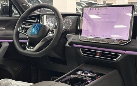 Volkswagen Tiguan, 2025 год, 4 950 000 рублей, 25 фотография