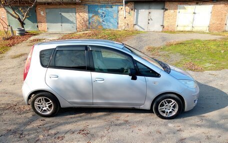 Mitsubishi Colt VI рестайлинг, 2003 год, 380 000 рублей, 2 фотография