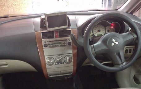 Mitsubishi Colt VI рестайлинг, 2003 год, 380 000 рублей, 14 фотография