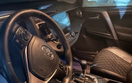 Toyota RAV4, 2017 год, 1 800 000 рублей, 6 фотография