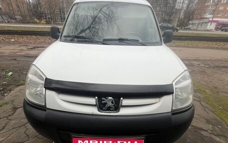 Peugeot Partner II рестайлинг 2, 2010 год, 370 000 рублей, 1 фотография