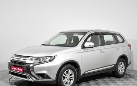 Mitsubishi Outlander III рестайлинг 3, 2018 год, 1 749 000 рублей, 1 фотография