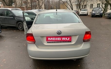 Volkswagen Polo VI (EU Market), 2011 год, 490 000 рублей, 2 фотография