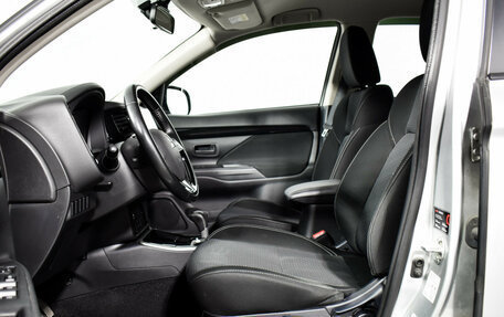 Mitsubishi Outlander III рестайлинг 3, 2018 год, 1 749 000 рублей, 10 фотография