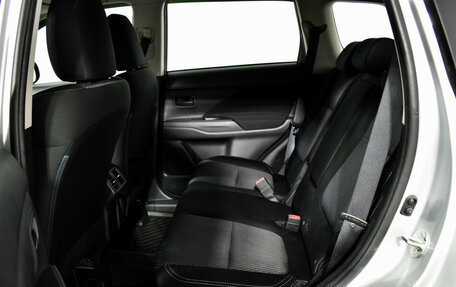 Mitsubishi Outlander III рестайлинг 3, 2018 год, 1 749 000 рублей, 11 фотография