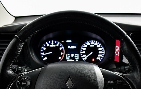 Mitsubishi Outlander III рестайлинг 3, 2018 год, 1 749 000 рублей, 15 фотография