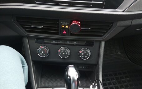 Volkswagen Jetta VII, 2020 год, 1 750 000 рублей, 11 фотография