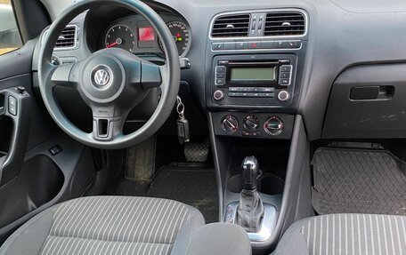 Volkswagen Polo VI (EU Market), 2011 год, 700 000 рублей, 14 фотография