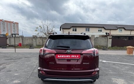 Toyota RAV4, 2018 год, 2 500 000 рублей, 8 фотография