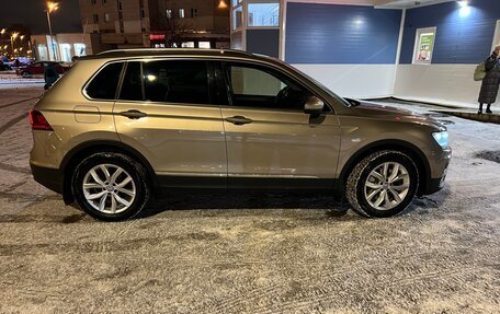 Volkswagen Tiguan II, 2017 год, 1 870 000 рублей, 4 фотография