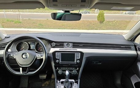 Volkswagen Passat B8 рестайлинг, 2017 год, 1 650 000 рублей, 11 фотография