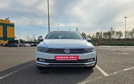 Volkswagen Passat B8 рестайлинг, 2017 год, 1 650 000 рублей, 6 фотография