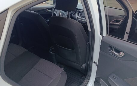 Hyundai Solaris II рестайлинг, 2019 год, 1 300 000 рублей, 13 фотография