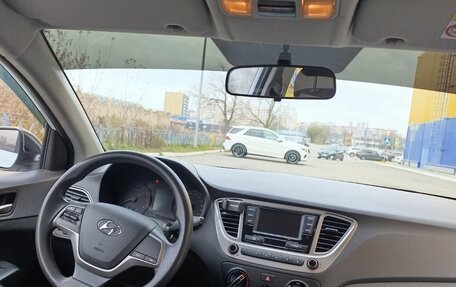 Hyundai Solaris II рестайлинг, 2019 год, 1 300 000 рублей, 15 фотография