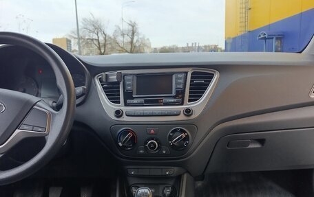 Hyundai Solaris II рестайлинг, 2019 год, 1 300 000 рублей, 16 фотография