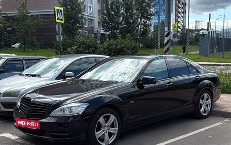 Mercedes-Benz S-Класс, 2011 год, 1 900 000 рублей, 3 фотография