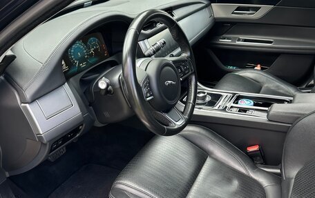 Jaguar XF II, 2018 год, 2 300 000 рублей, 5 фотография