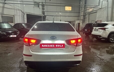 KIA Rio III рестайлинг, 2016 год, 899 000 рублей, 4 фотография