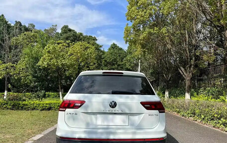 Volkswagen Tiguan II, 2023 год, 1 990 000 рублей, 5 фотография