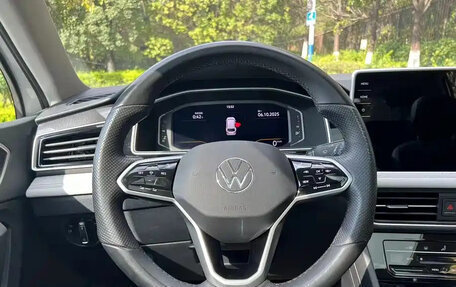 Volkswagen Tiguan II, 2023 год, 1 990 000 рублей, 20 фотография