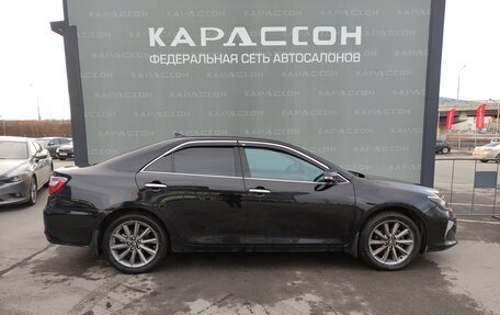 Toyota Camry, 2017 год, 2 100 000 рублей, 4 фотография