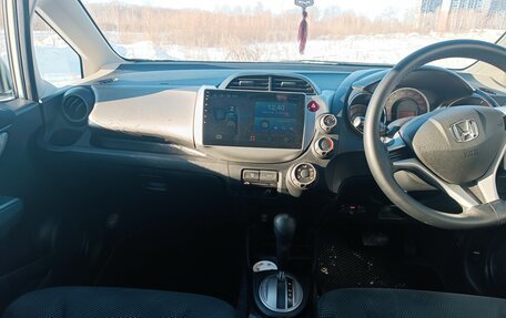 Honda Fit III, 2011 год, 980 000 рублей, 14 фотография