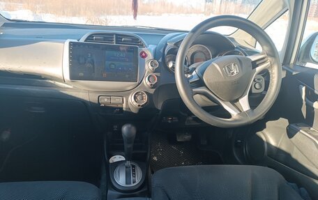 Honda Fit III, 2011 год, 980 000 рублей, 11 фотография