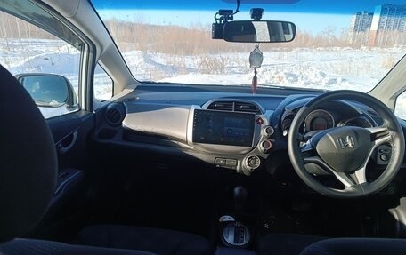 Honda Fit III, 2011 год, 980 000 рублей, 9 фотография