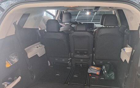 KIA Carnival, 2022 год, 3 850 000 рублей, 15 фотография